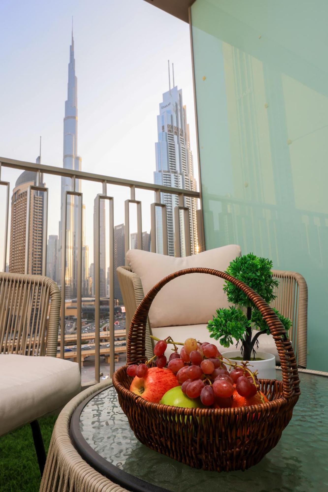 Stunning Burj View Dubai Mall Access Infinity Pool Apartment Exterior photo